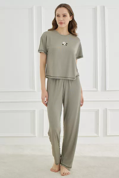 Set Pigiama Donna Maniche Corte Verde Militare con Forme Carine