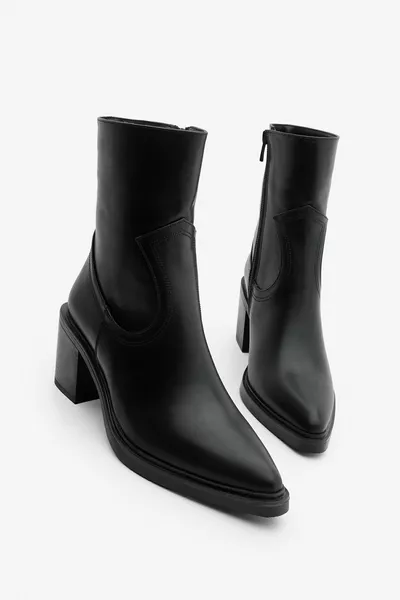 حذاء نسائي بكعب عالٍ بسحاب جانبي وتفاصيل خياطة - فورتاب أسود