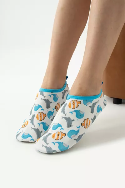 شبشب بحري وحوض سباحة مقاوم للتمزق بقاعدة مانعة للانزلاق ومزخرف