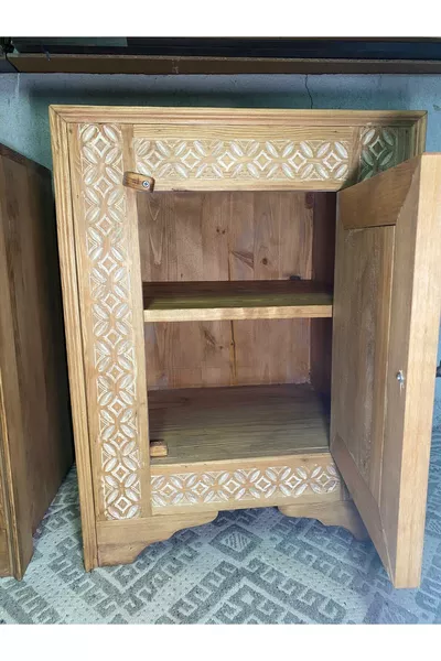 Holzschnitzerei Doppel-Nachttisch