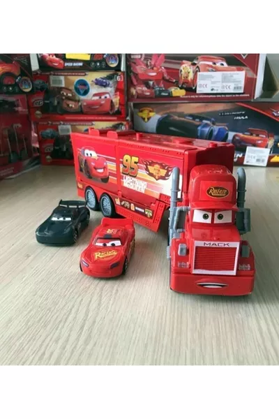 Poupée Flash McQueen Jouet Camion avec Couvercles Ouvrables, 2 Voitures