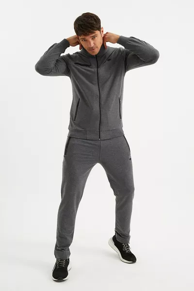 طقم رياضي رجالي كبير الحجم 