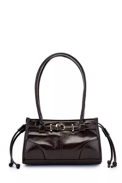Borsa a spalla da donna in pelle sintetica con dettaglio cintura, colore marrone amaro