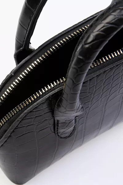 حقيبة نسائية صغيرة بحمالة كتف دالي