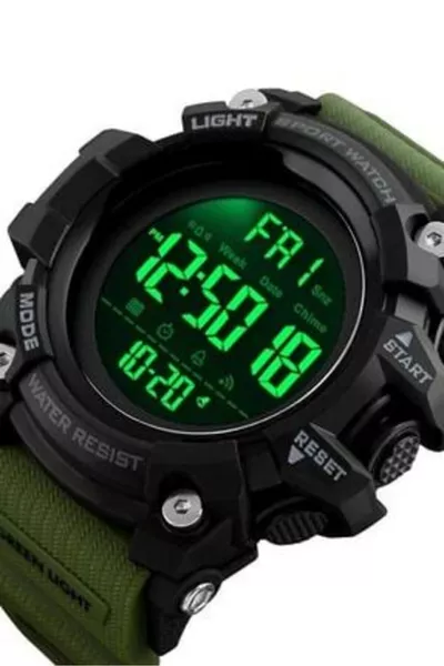 ساعة يد رقمية بحزام أخضر Skmei مع مقياس كرونوغراف باللون العسكري