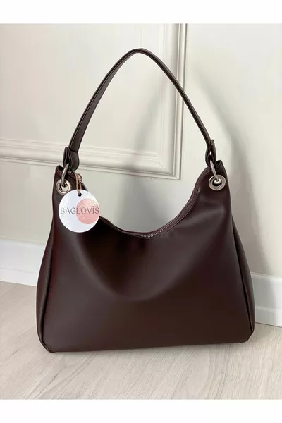 حقيبة كتف واسعة بأحزمة مفصلة