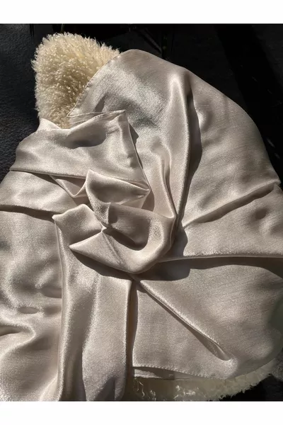 Блестящий атласный вечерний хиджаб с шалем