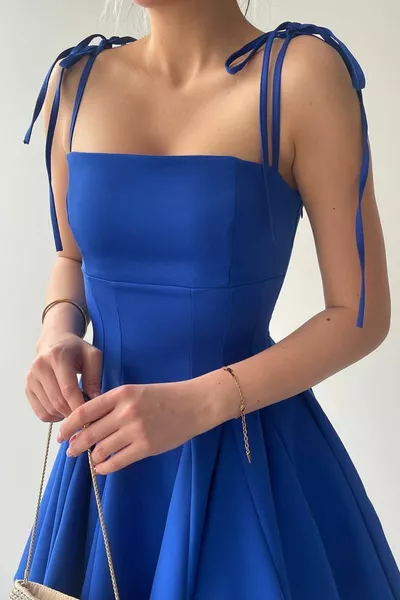 أطلس النسيج ملزمة مفصلة رقيقة الأشرطة الجبهة كوليت الأميرة قطع ساكس الأزرق مساء اللباس 