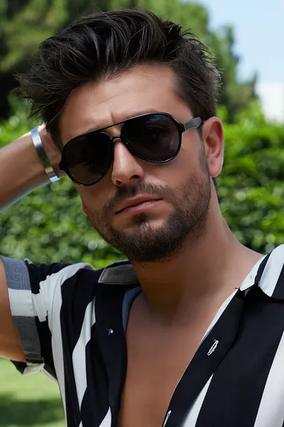 نظارات شمسية سوداء للجنسين BH