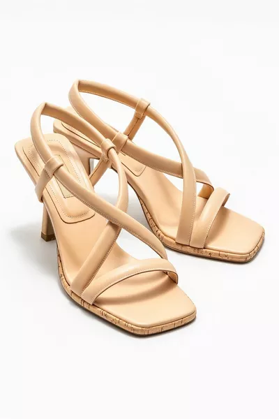 صنادل نسائية طبيعية بكعب عال