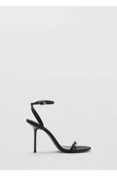 صندل بكعب مرتفع بإبزيم