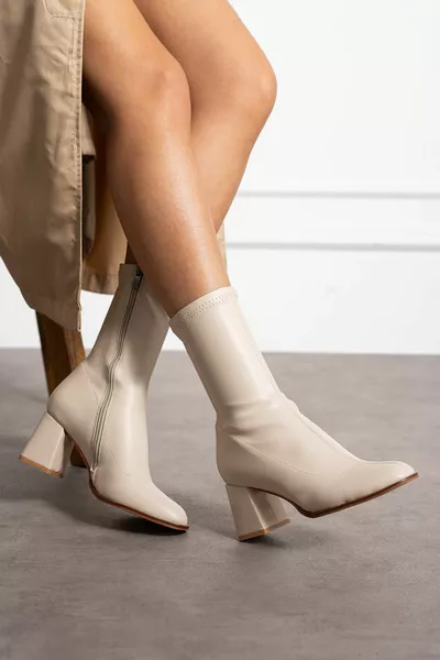 إميلي جزمة نسائية بكعب عال - بيج