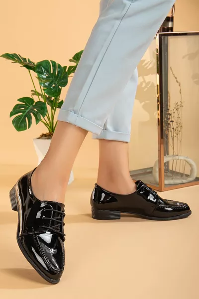 Scarpe mocassino da donna stringate