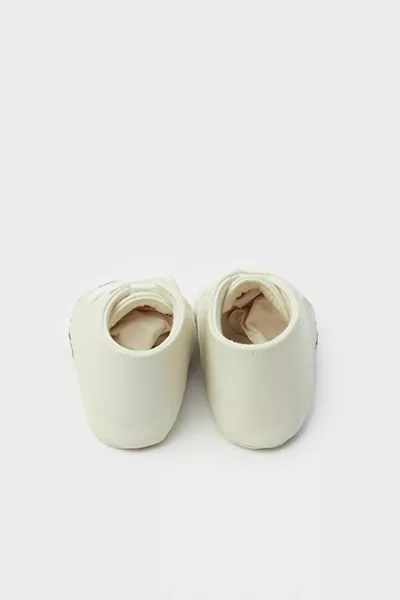 بي جي ستور بيبي بوي الجوارب البيضاء 