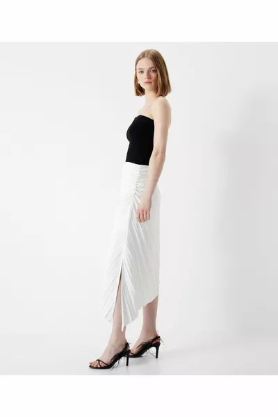 Плисирана миди пола