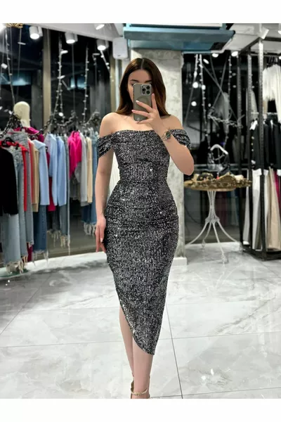 ليانا ديجاجي فستان متوسط الطول بياقة - أسود فضي