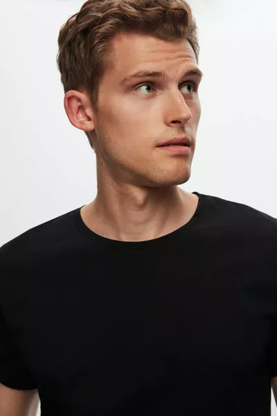 Slim Fit Schwarzes atmungsaktives T-Shirt mit Rundhalsausschnitt aus  % Baumwolle