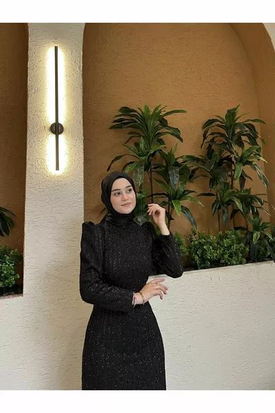 Robe de soirée hijab noire ceinturée argentée