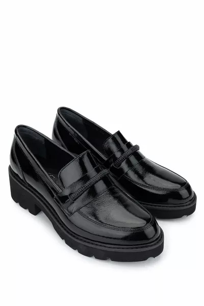 المرأة جلد طبيعي أسود براءات الاختراع الجلود أحذية المتسكع