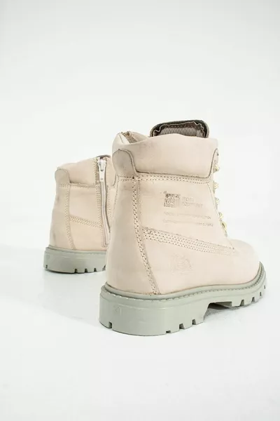 حذاء أطفال بيج 