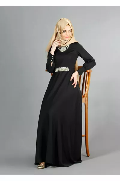 Abendkleid für Damen mit schwarzem Ausschnitt und Taillenstein bestickt 