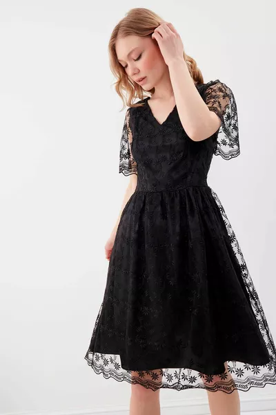 Robe à col en V à motifs