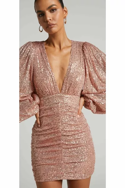 Hilaltrend Langärmeliges Minikleid aus Pulpayet