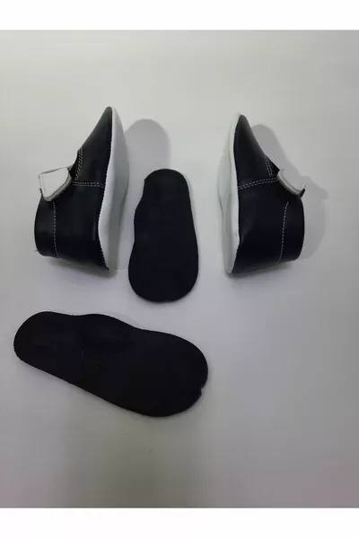 الخطوة الأولى جلد طبيعي الفيلكرو أبيض وأسود جوارب الطفل