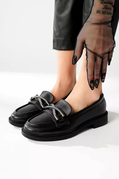 Evina Mocassins à boucle en pierre noire