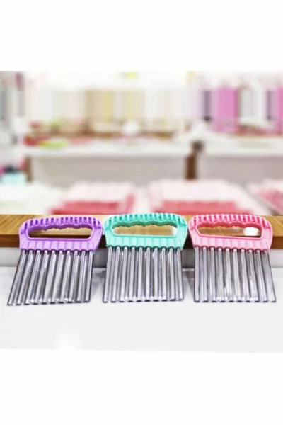 Shaped vegetable and fruit slicer, potato and chip cutter tool