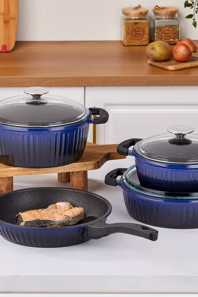 Valeriya Glazen Deksel 7-Delige Gietijzeren Pannenset Donkerblauw Zwart