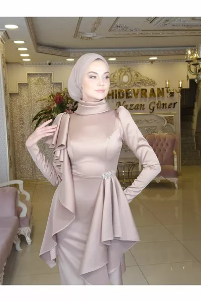 بجعة المنك مساء اللباس