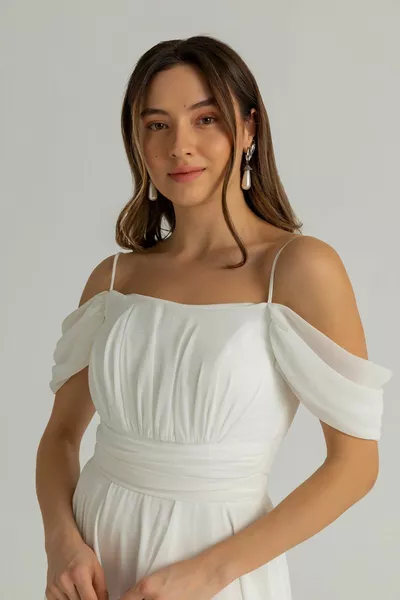 Doublure en tissu de mousseline de soie extensible Slim Strap Fente Détail Maxi Longueur Robe de soirée blanche 