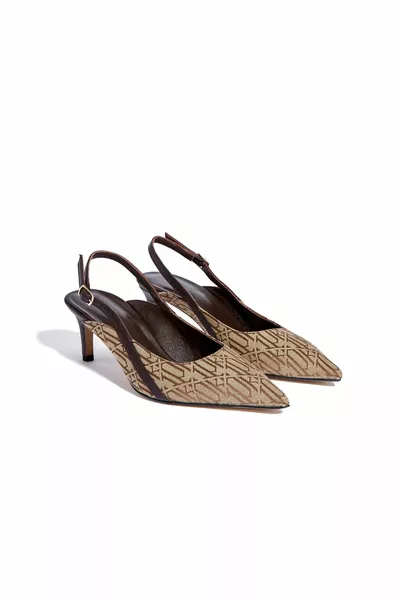 كعب مفتوح من الخلف