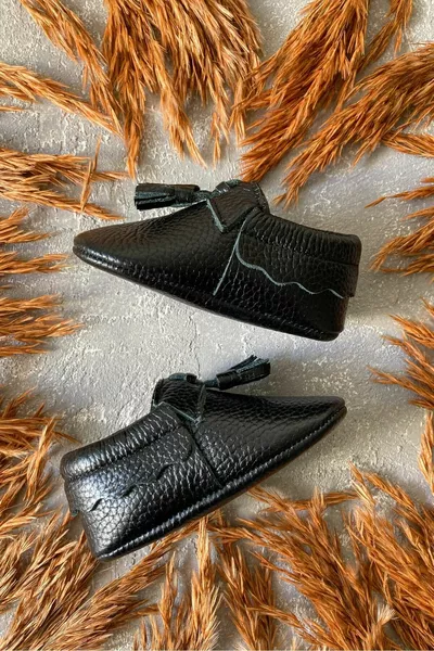 - Knochenschwarze Schuhe aus echtem Leder für den ersten Schritt - 