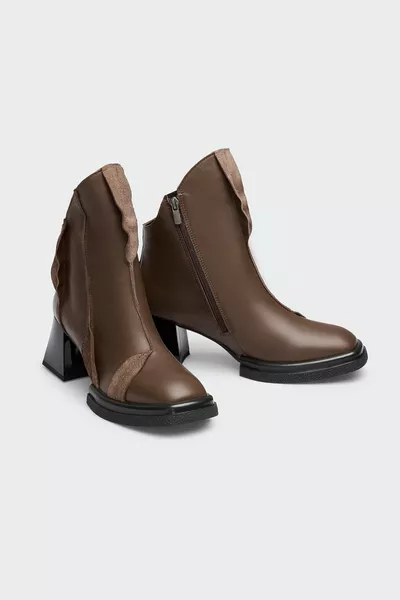 Viau أحذية نسائية من الجلد البني الناعم