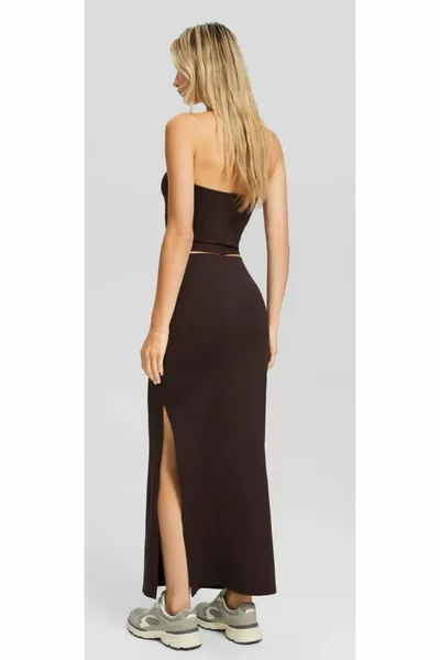 Long skirt with slits