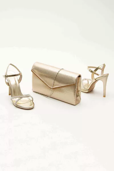 المرأة منصة الحجر مساء اللباس الأحذية والذهب حقيبة مزيج