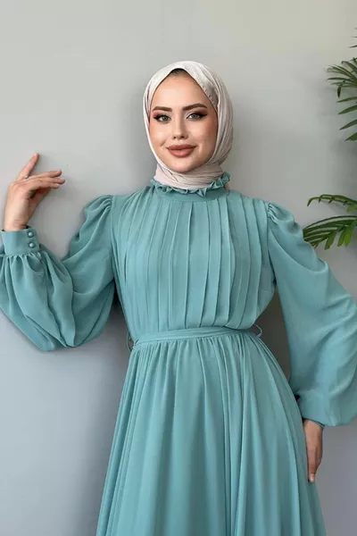 فستان سهرة شيفون محجاب بالنعناع مع ذيل مطوي في الأمام