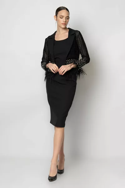 Manşetleri ve etek ucu tüy ve boncuklu ceket krep elbise ikili abiye takım