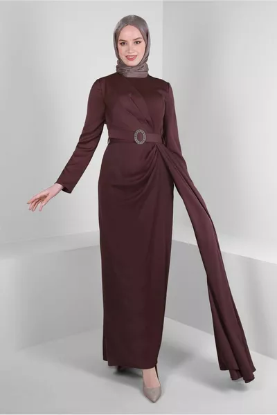 ДРАПЕРИЯ ПОДРОБНА САТЕНЕНА ВЕЧЕРНА РОКЛЯ С КОЛАН 