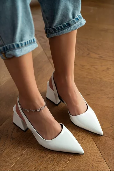 Женские белые лакированные кожаные ремешки сзади с острым носком на каблуках