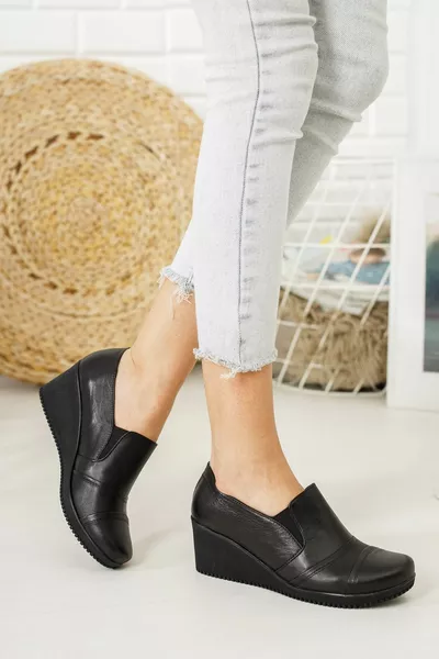 Натуральная кожа Черная Женская Кожаная Подкладка Каблуки Кожаная Обувь 