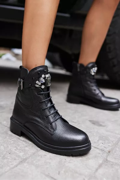 جانيت نسائية الحجر الأسود أحذية بريدية مفصلة