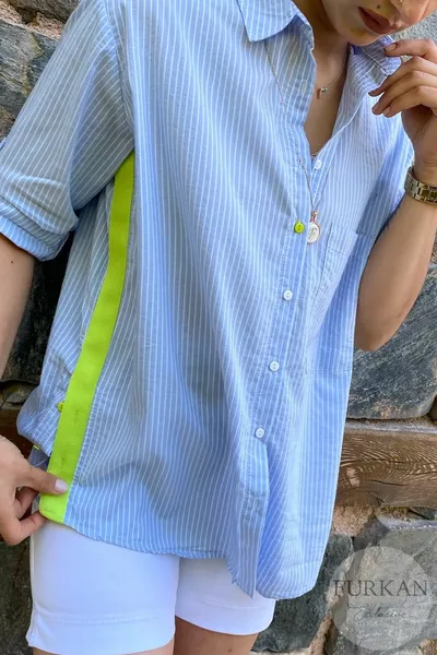 Women's blue side button and neon stripe detailed oversize shabby pattern thin shirt (2 sizes smaller)