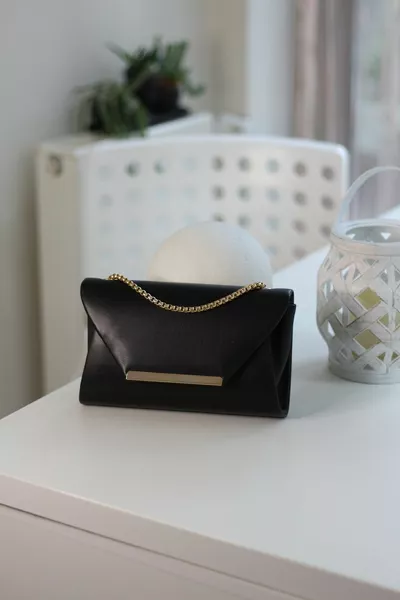 Borsa a tracolla nera a conchiglia da donna