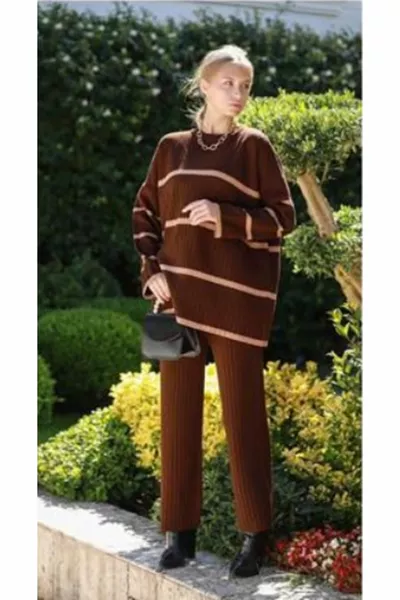 Женский полосатый плетеный кофейный трикотаж