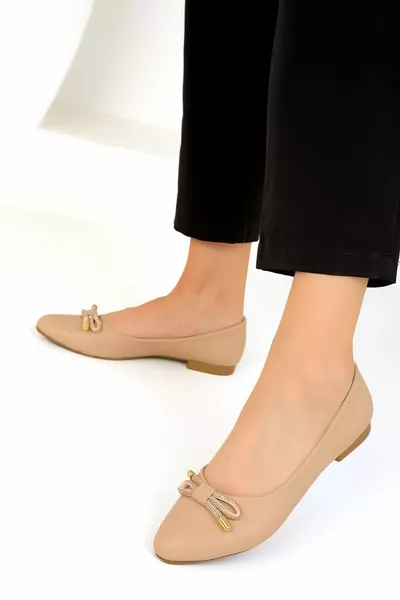 شقق باليه نسائية عارية 