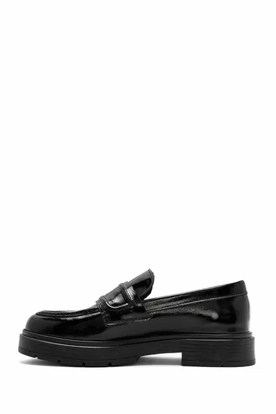 Damen Schwarze Loafer Loafer Loafer aus Lackleder 