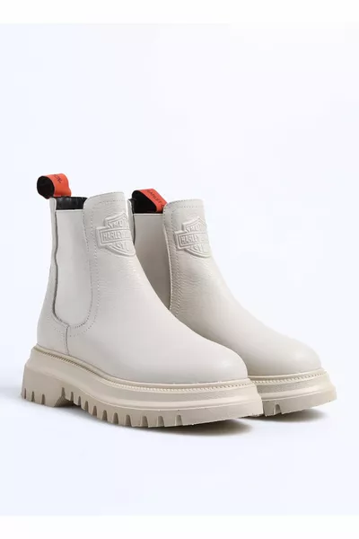 أحذية جلدية نسائية باللون البيج مورير